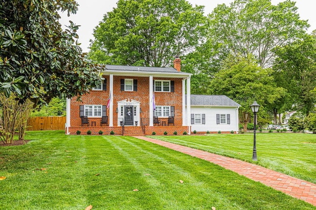 Building Photo - 9133 Robin Ridge Dr