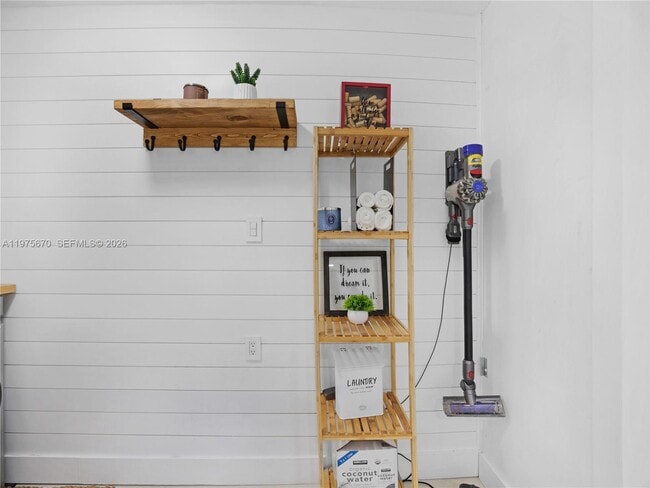 Building Photo - 920 NE 159th St