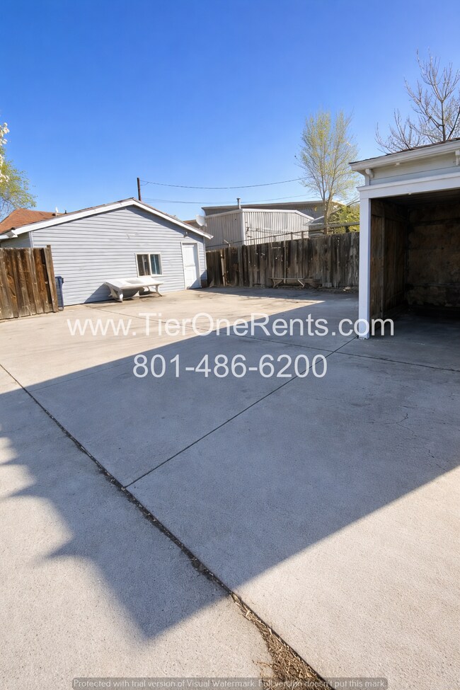 Building Photo - NO DEPOSIT option available for qualified renters with Obligo.