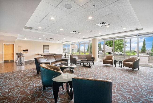 Building Photo - 929 Portland Ave