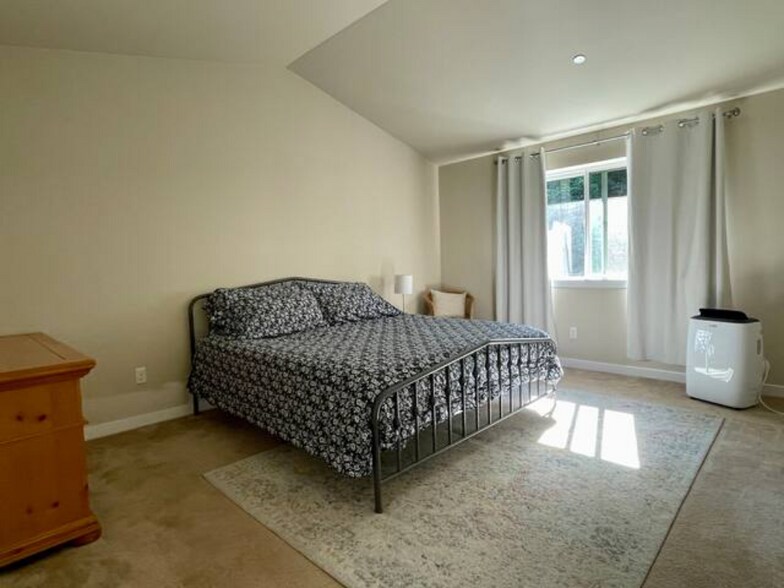 Building Photo - 3669 Reagan Ave