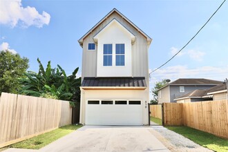 Building Photo - 510 E 37th St