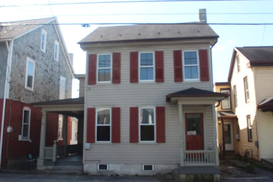 Single family home - 66 Front St