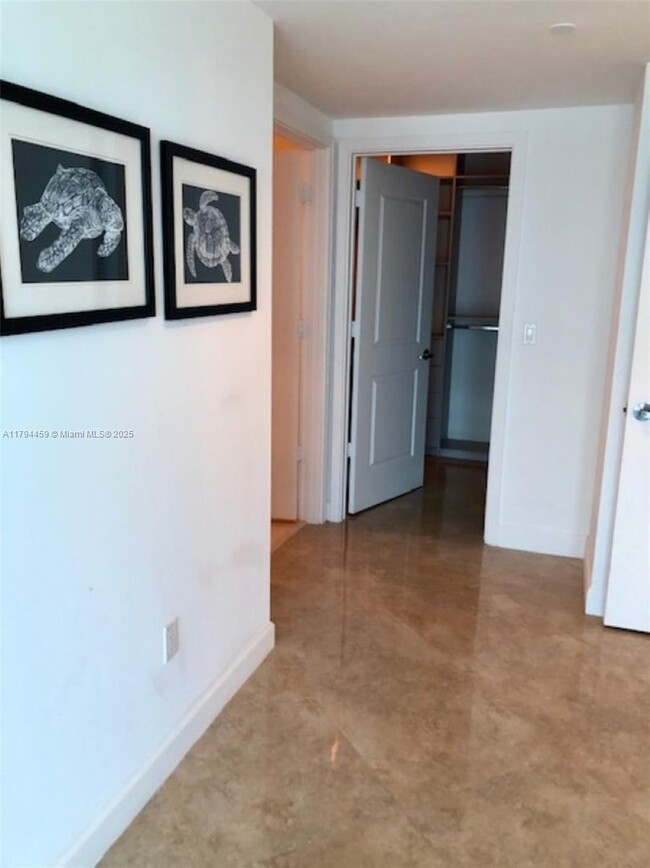 Building Photo - 3101 S Ocean Dr