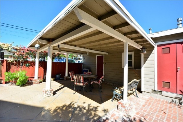 Building Photo - 14320 La Cuarta St