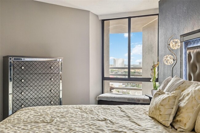 Building Photo - 3525 Sage Rd