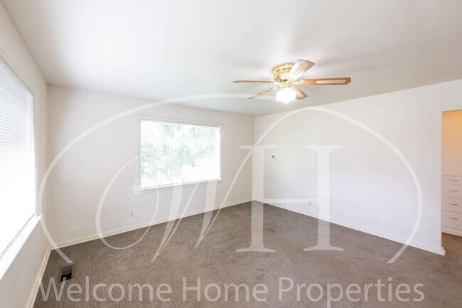 Building Photo - 1235 Boyer Ave