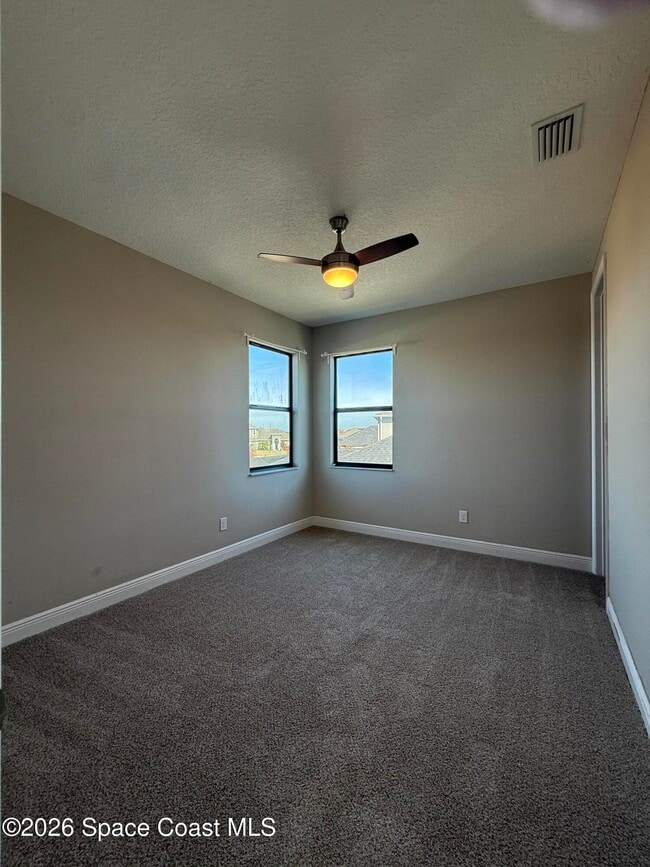 Building Photo - 7782 Paragrass Ave