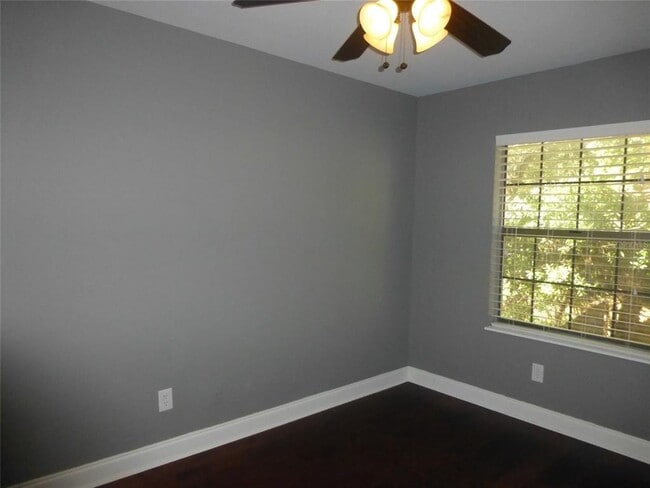 Building Photo - 3203 W Tacon St