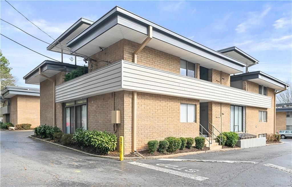 Building Photo - 4300 Roswell Rd NE