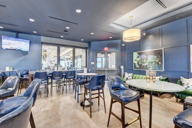 Building Photo - 12832 Veneto Springs Dr
