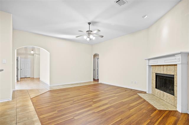 Building Photo - 8108 Twin Oaks Dr