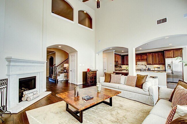 Building Photo - 10 Cayuga Pond Ct