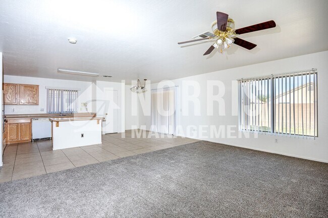 Building Photo - 1632 E Cardinal Dr