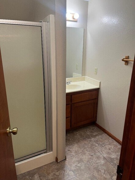 Building Photo - 932 Berne Dr