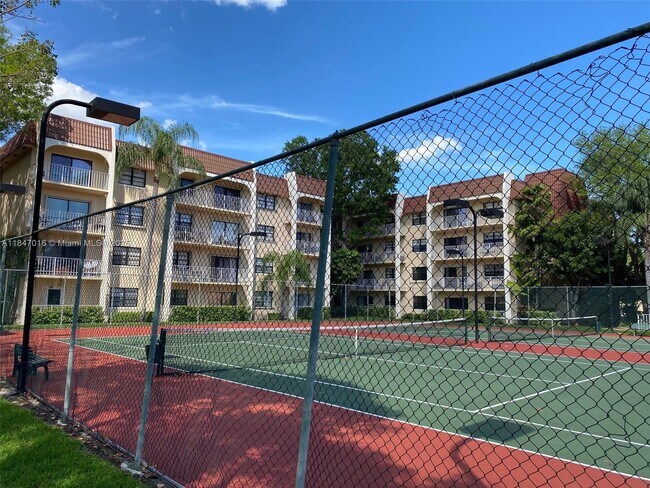 Building Photo - 9301 SW 92nd Ave