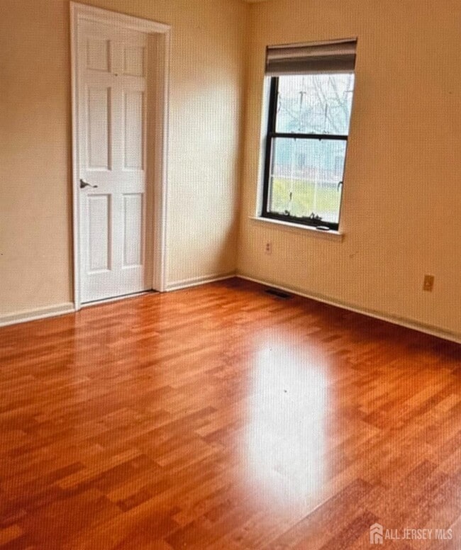 Building Photo - 2802 Deerfield Dr