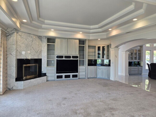 Building Photo - Luxurious home available immediately.