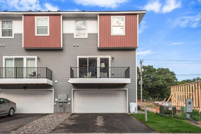 Building Photo - 10280 3rd St NE