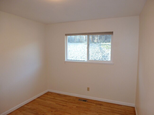 Building Photo - Four Bedroom, Two Bath, Two Car Garage Remodeled Home in West Reno