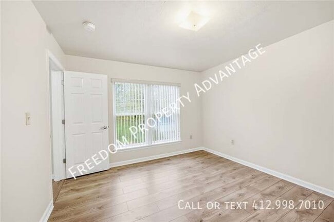 Building Photo - 137 Freeland St