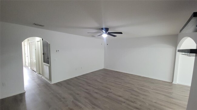 Building Photo - 4547 Ashburn Square Dr