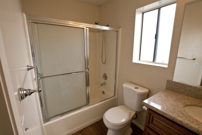 Building Photo - Beautiful 4BR/3 Full BA single family home with large yard