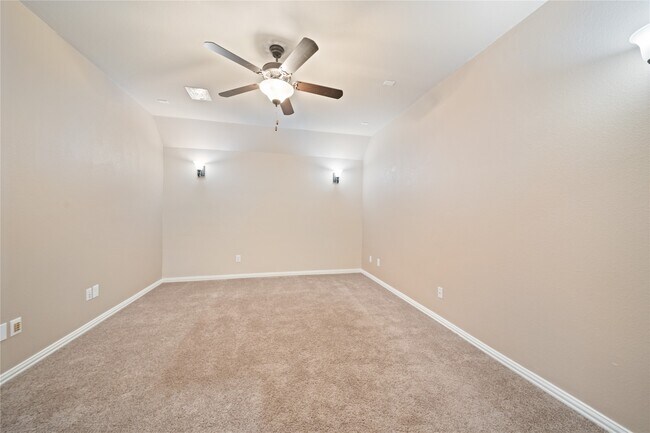 Building Photo - 10314 Radcliff Lake Dr