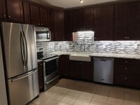 Building Photo - Gorgeous Renovated Condo in Creve Coeur Cr...