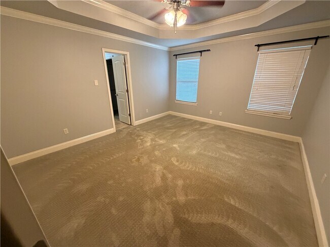 Building Photo - 1907 SW Stonegrove Rd