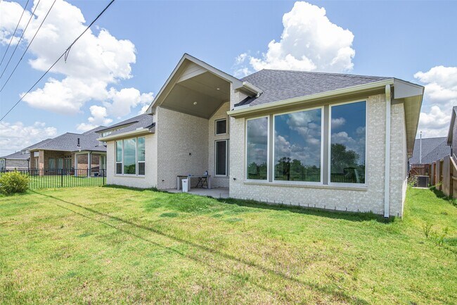 Building Photo - 5914 Emerald Ranch Ln
