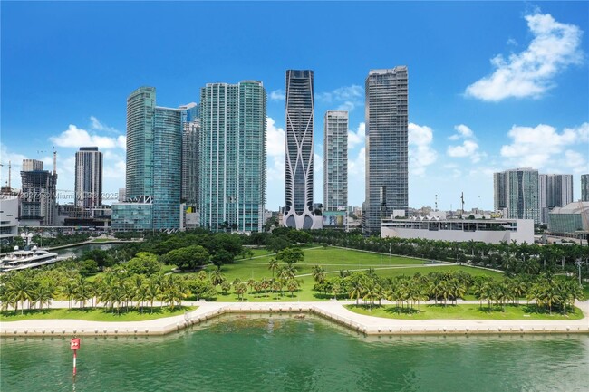 Building Photo - 1000 Biscayne Blvd