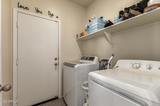 Building Photo - 4189 S 243rd Dr