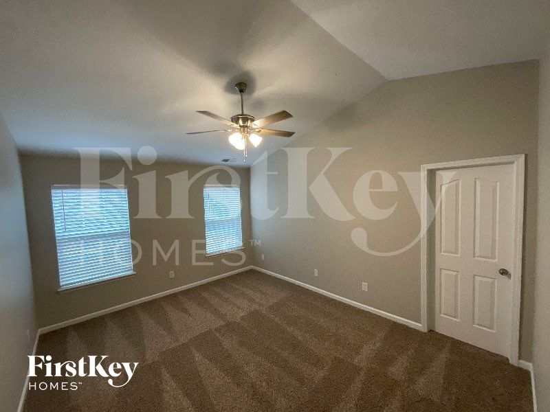 Building Photo - 3365 Lilliefield Ln