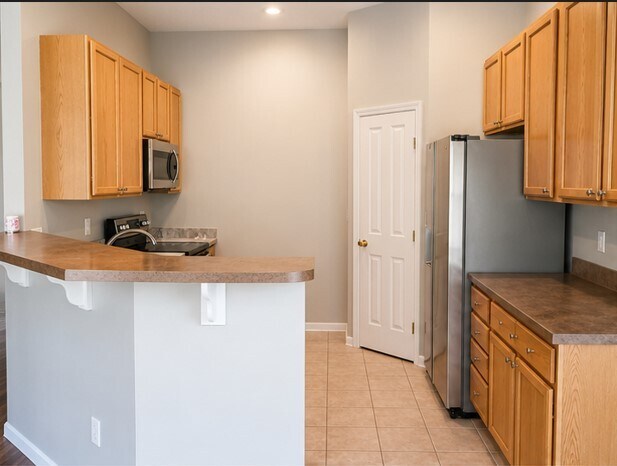 Kitchen - 1434 Lakes Circle Dr