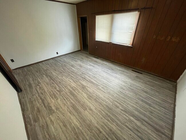 Building Photo - 308 Stewart-