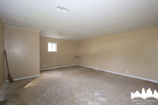Building Photo - 1446 Alamo St