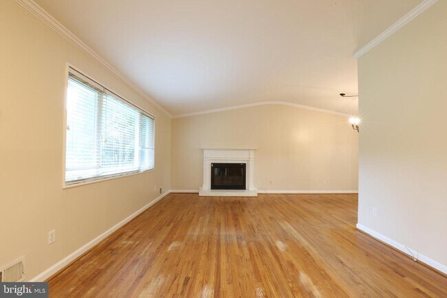 Building Photo - 9704 St Andrews Dr