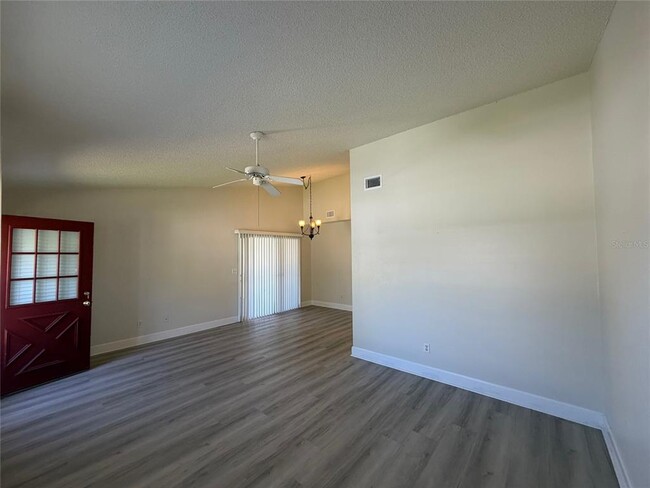 Building Photo - 14 Birdie Dr