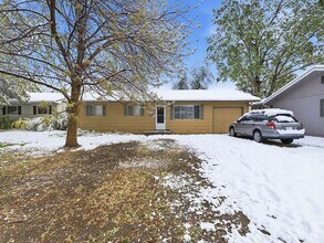 Building Photo - Prime Old Town Access | 3 Bed Home Near City Park + Downtown