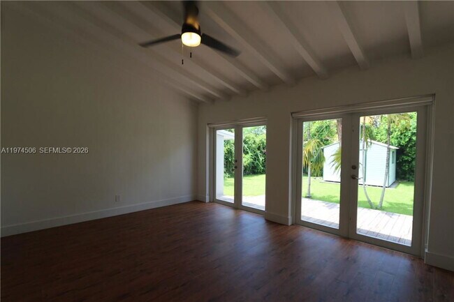 Building Photo - 2436 SW 19th Ave