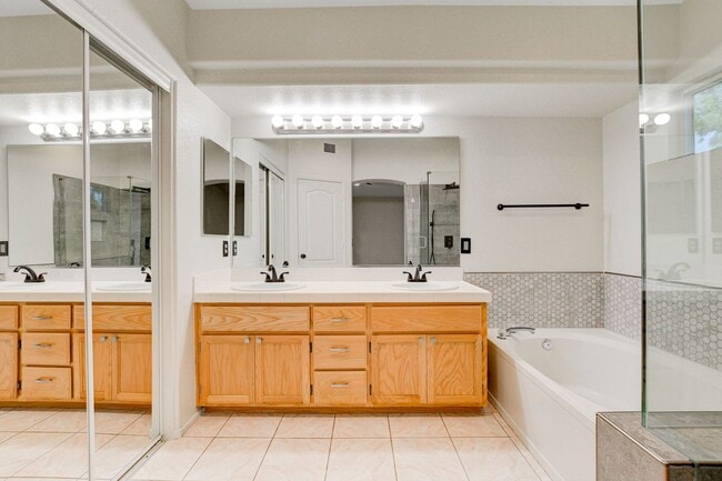 Building Photo - 8621 Sierra Cima Ln