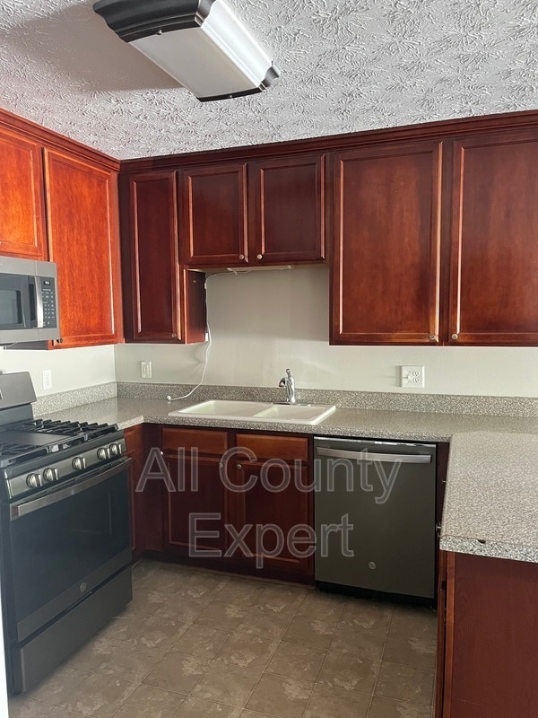 Building Photo - 5480 Mountain Top Pl