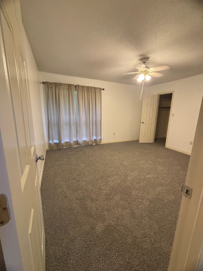 Building Photo - 262 Highpoint Dr