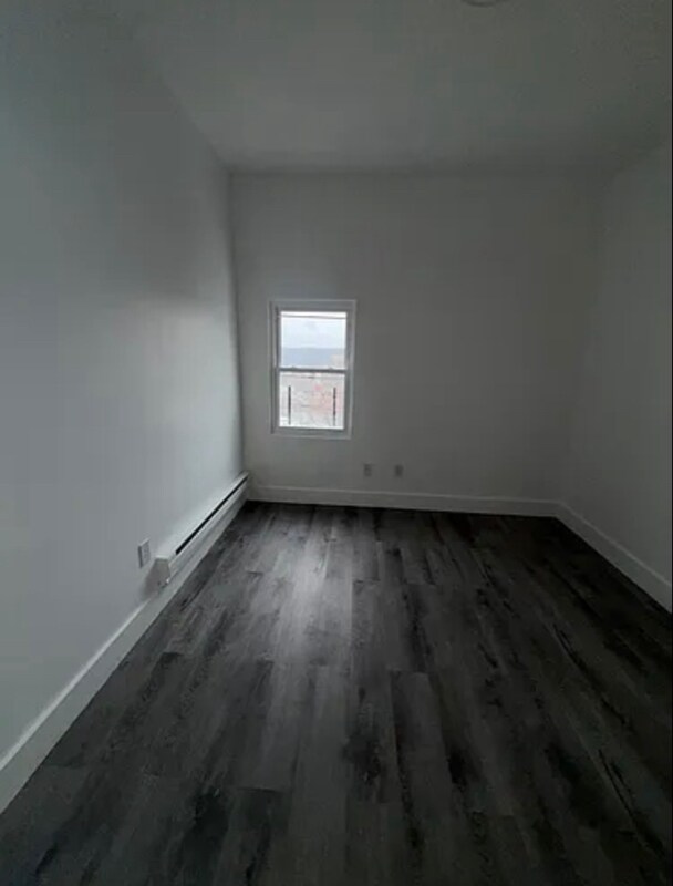 Building Photo - 25 Riverview Pl