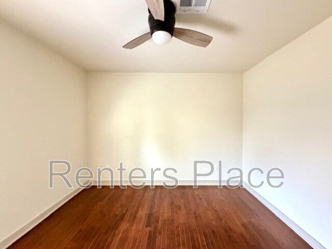 Building Photo - 1425 N Denver Ave