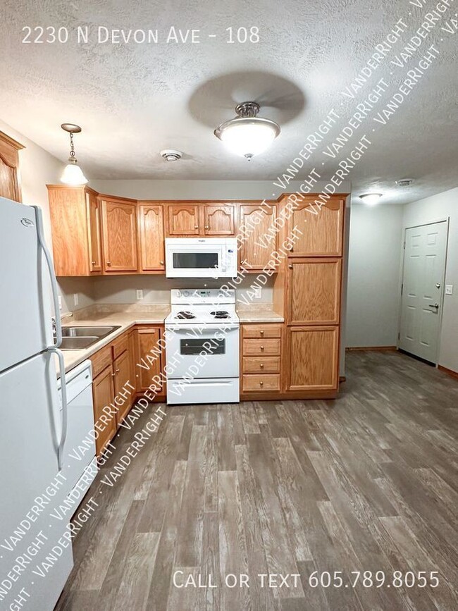 Building Photo - 2 Bedroom 1 Bathroom TEA Apartment!