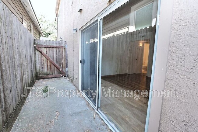 Building Photo - 2722 26th St
