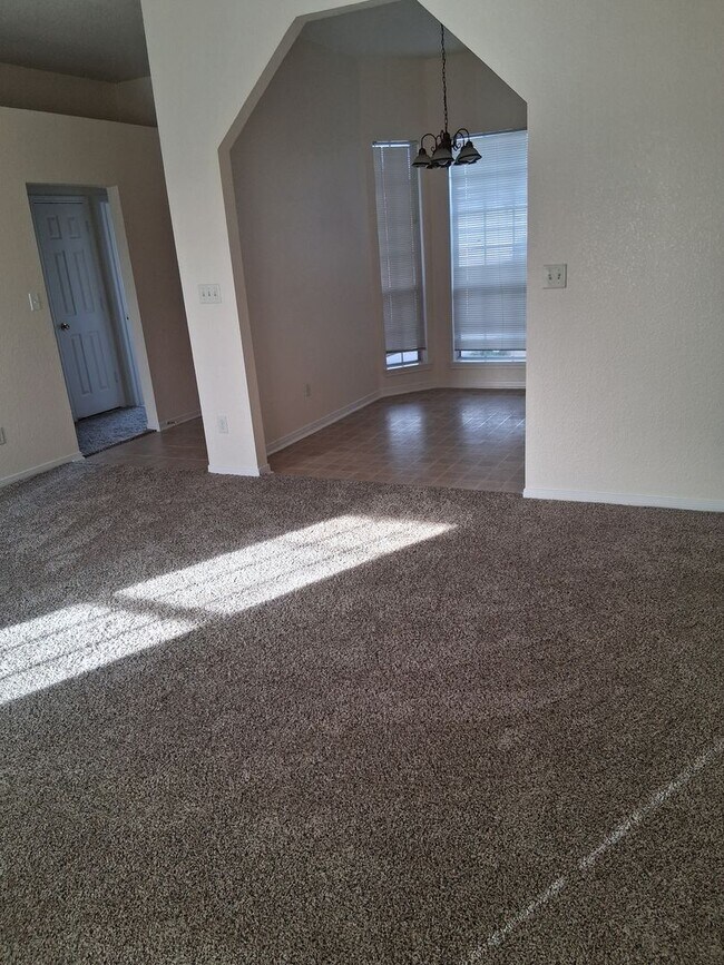 Building Photo - New Carpet & Paint