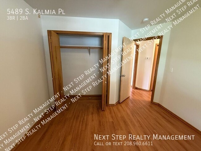 Building Photo - 5489 S Kalmia Pl